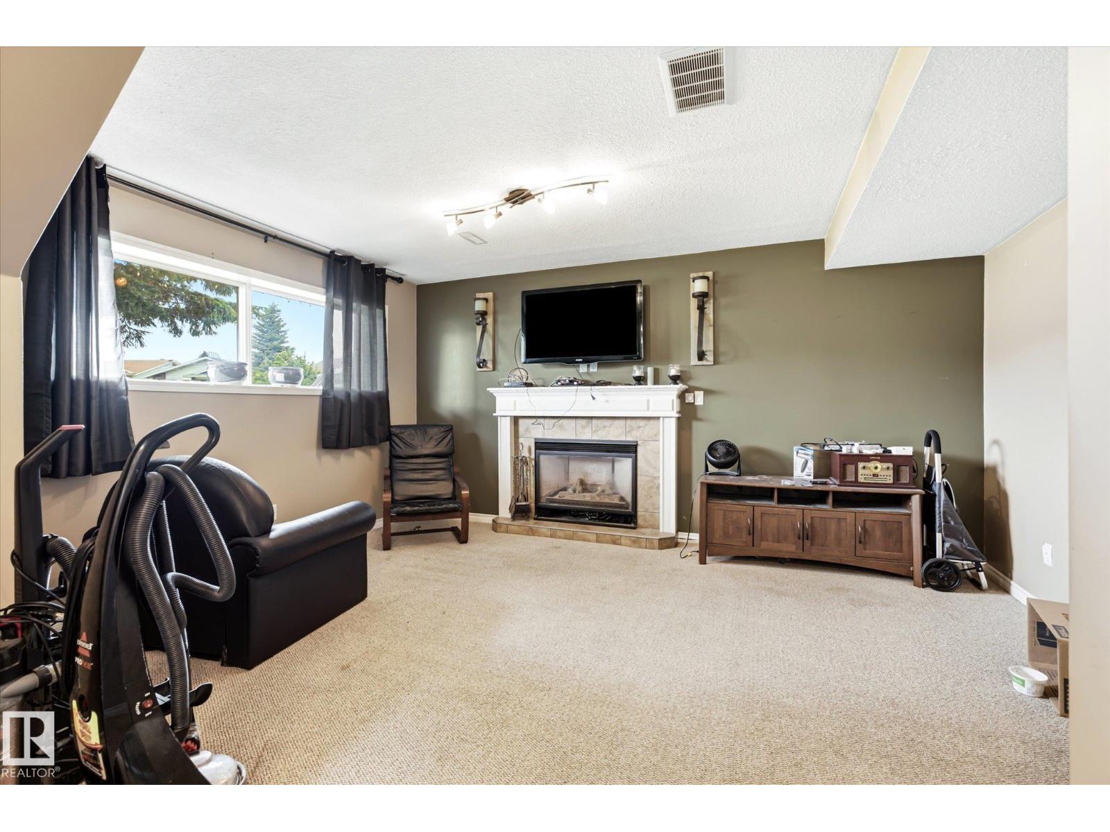 12435 46 ST NW - 23