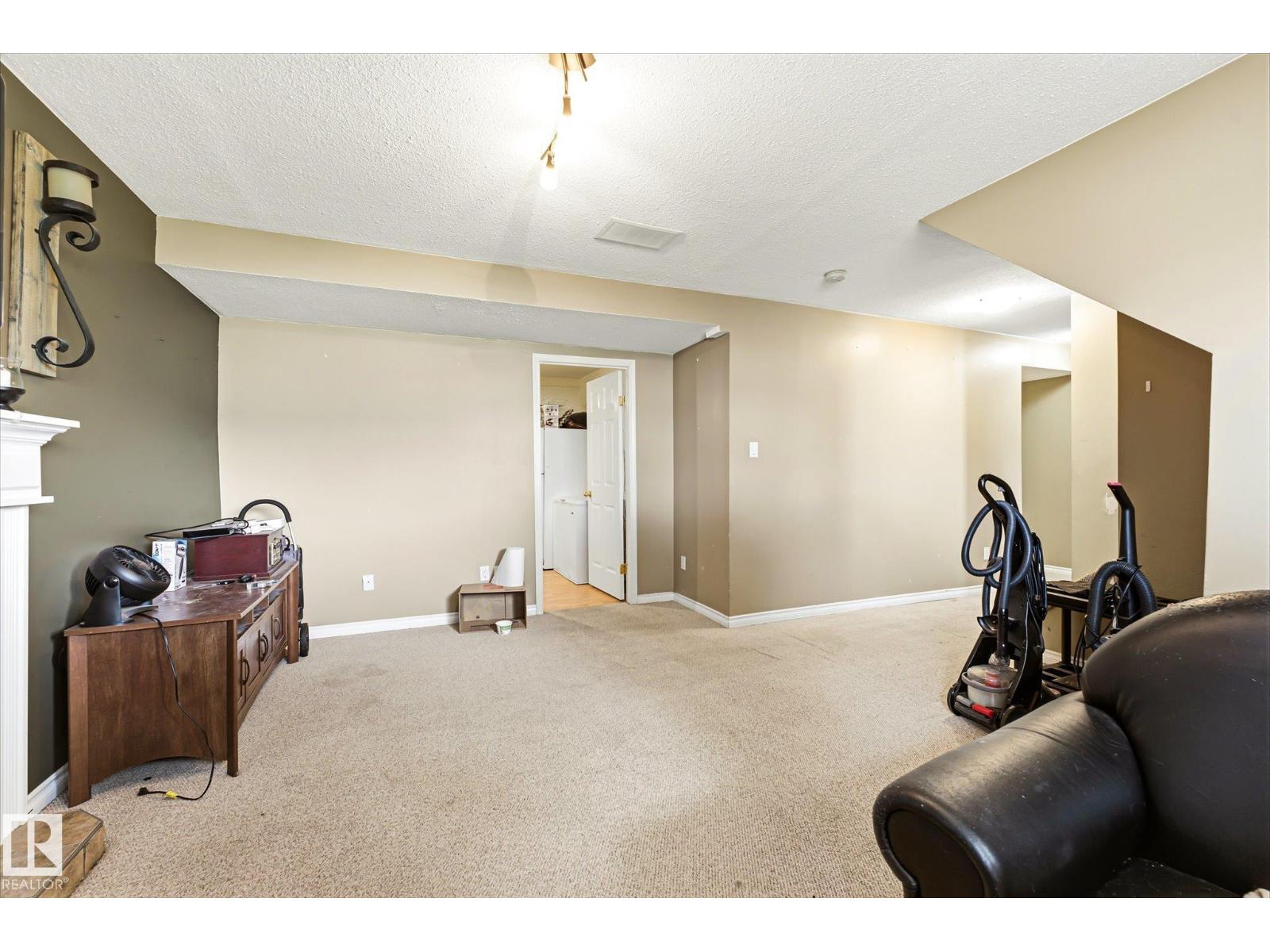 12435 46 Street NW - Photo 24