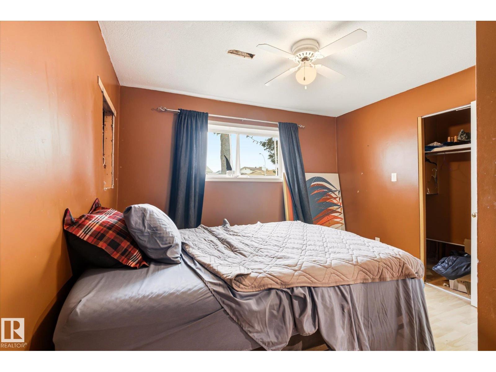 12435 46 Street NW - Photo 25