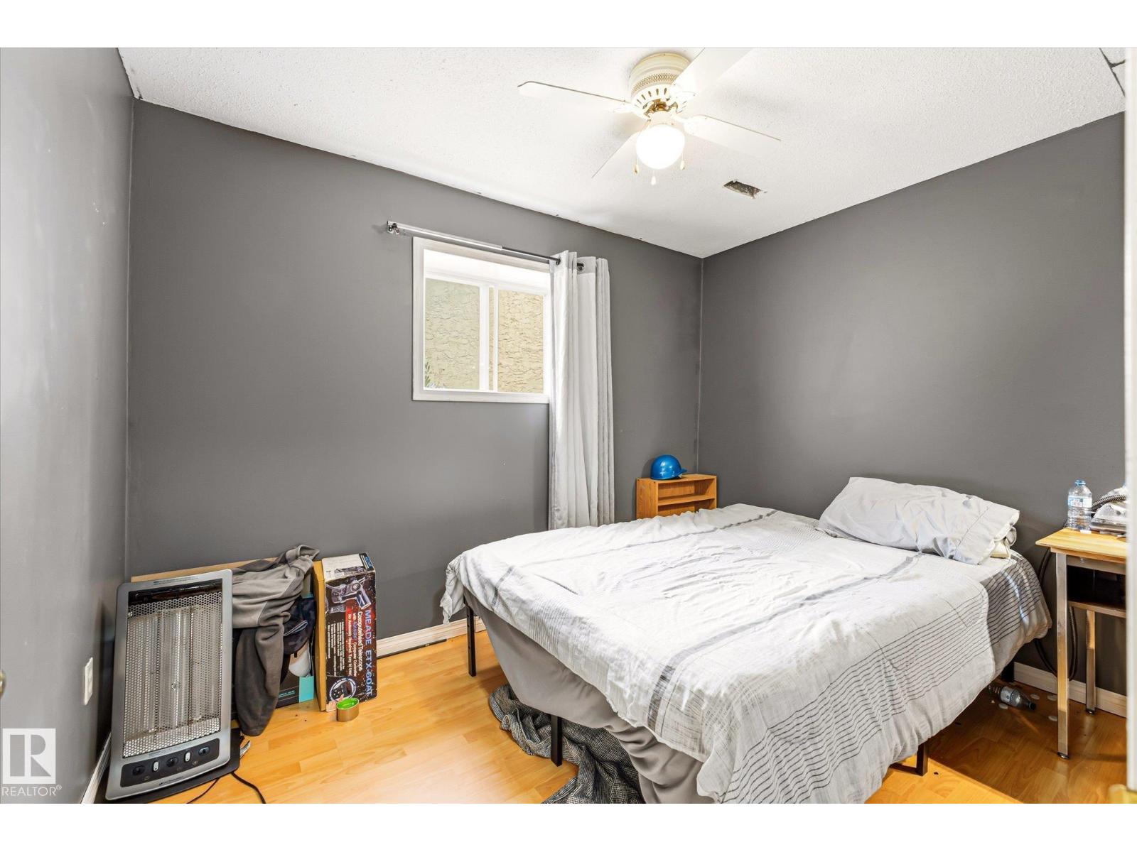 12435 46 Street NW - Photo 27