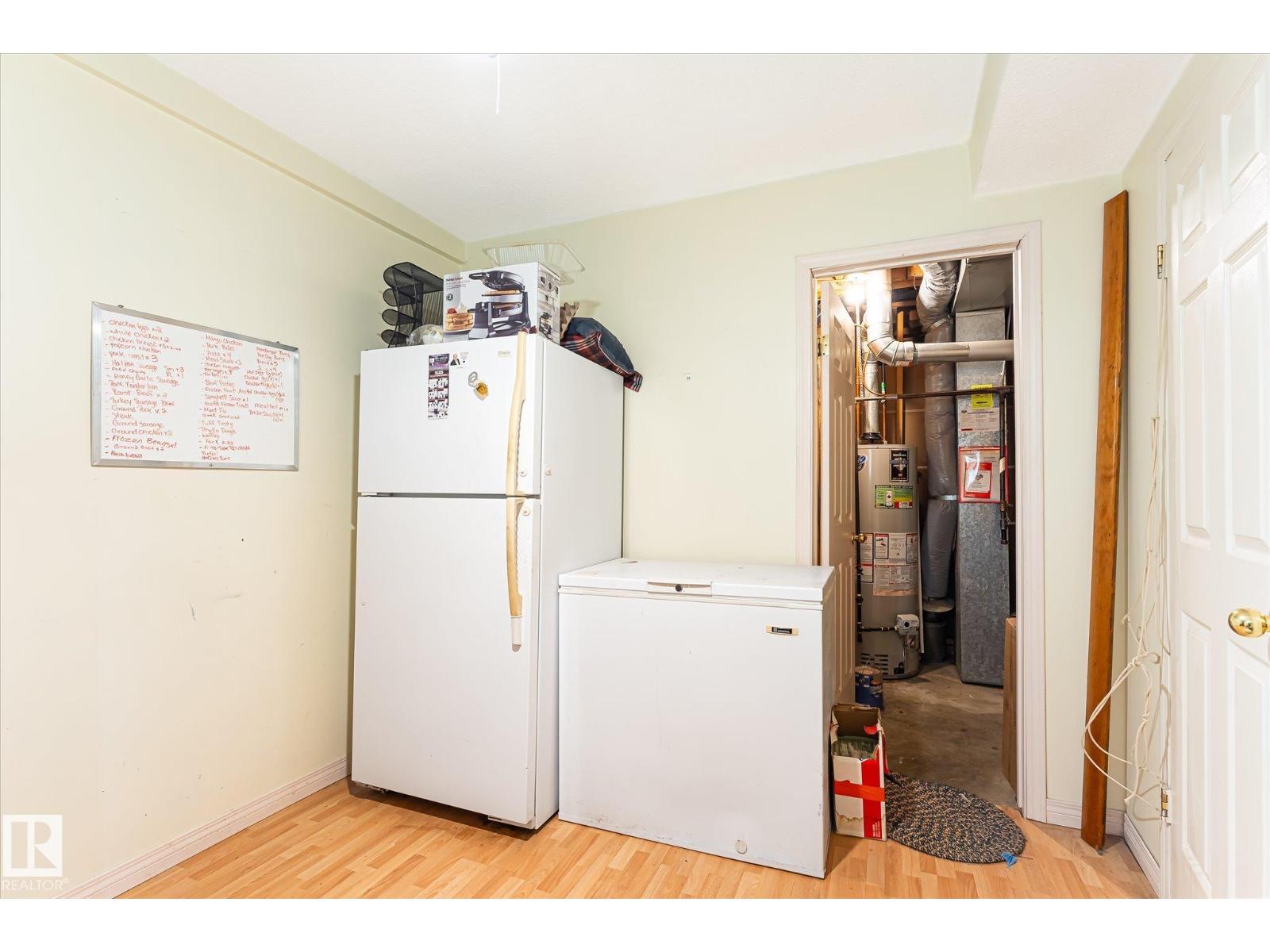 12435 46 Street NW - Photo 33