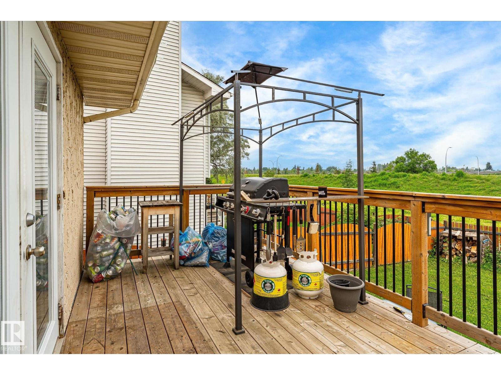 12435 46 Street NW - Photo 36