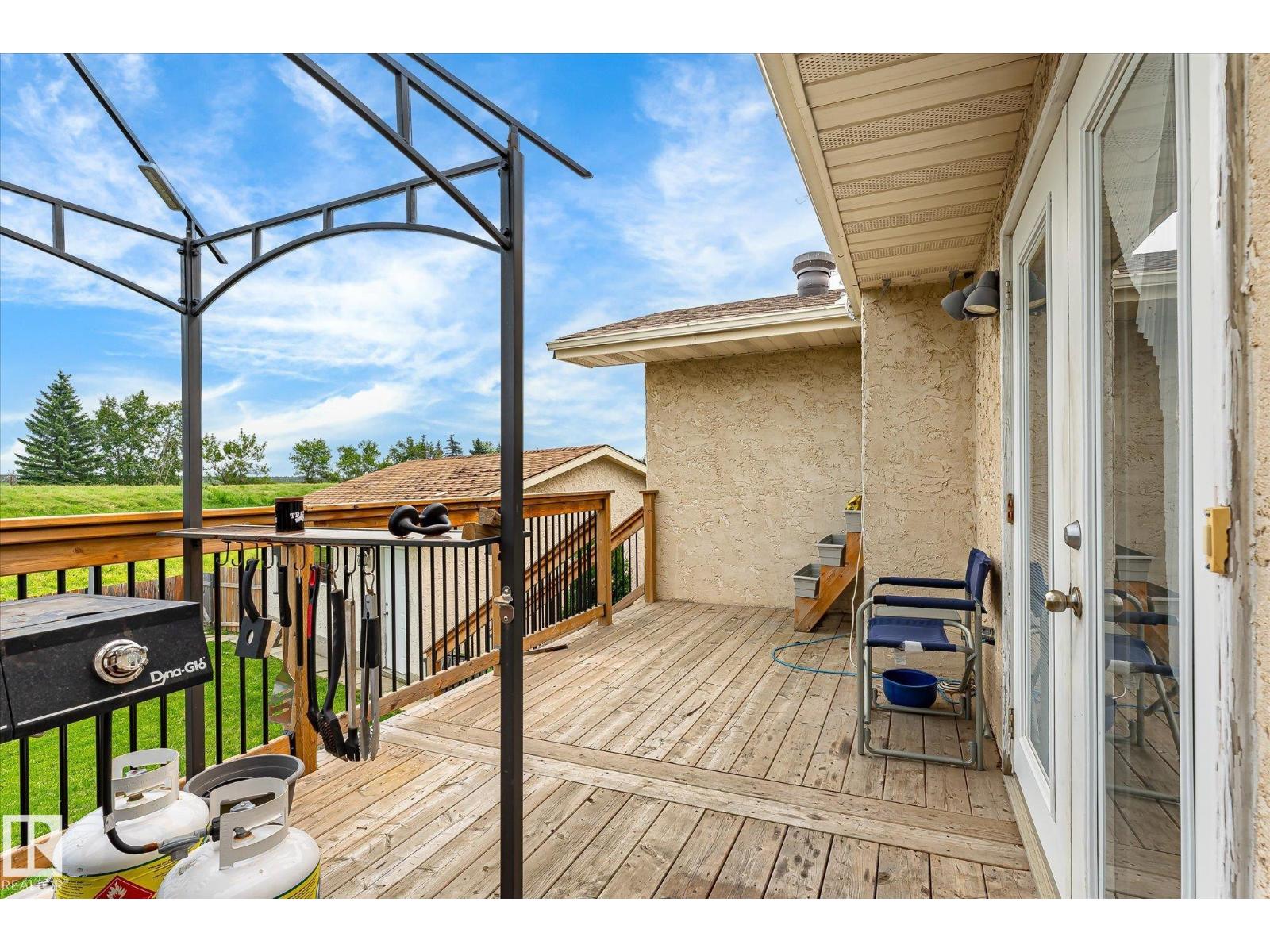 12435 46 Street NW - Photo 37