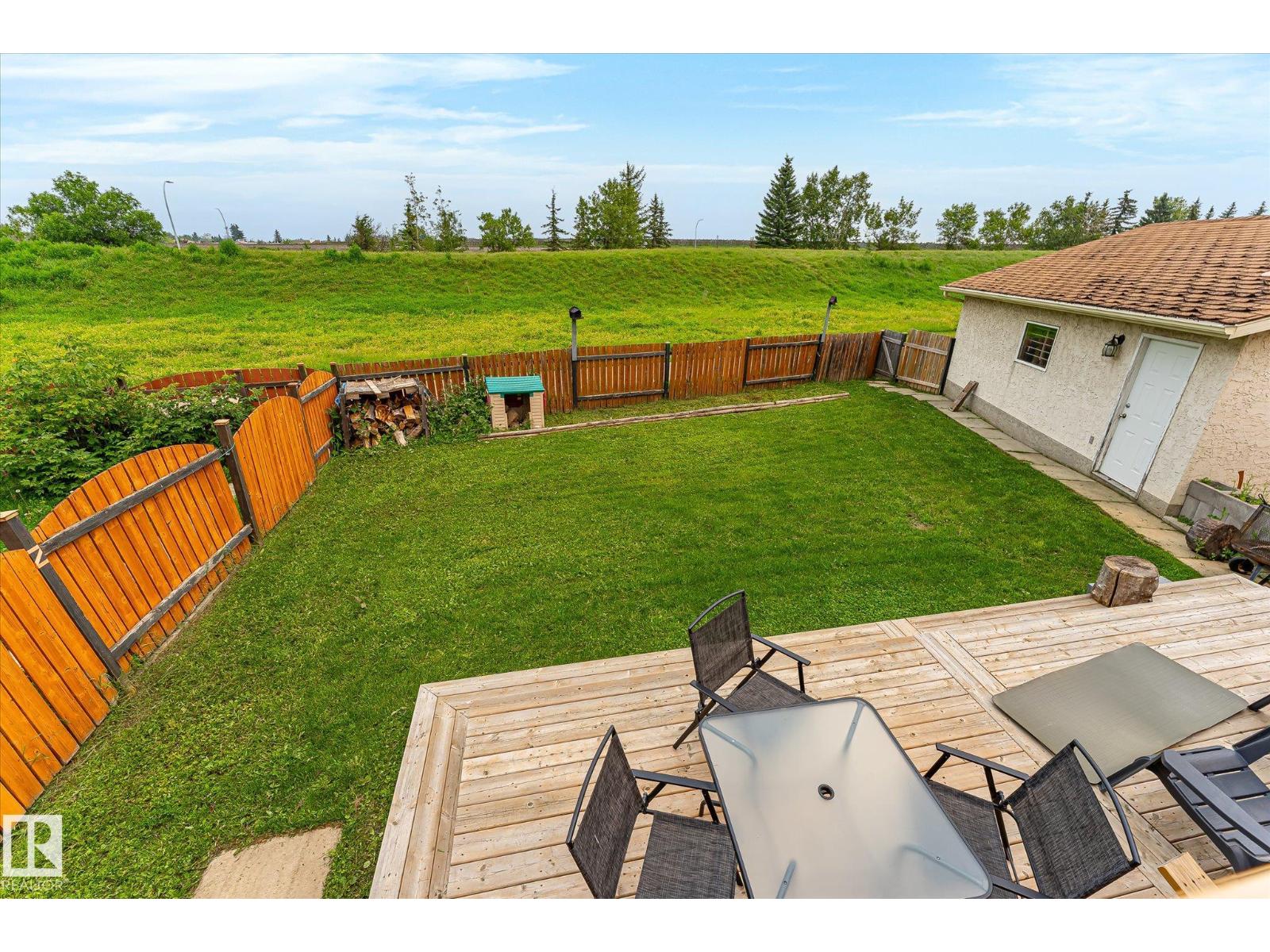 12435 46 ST NW - 40
