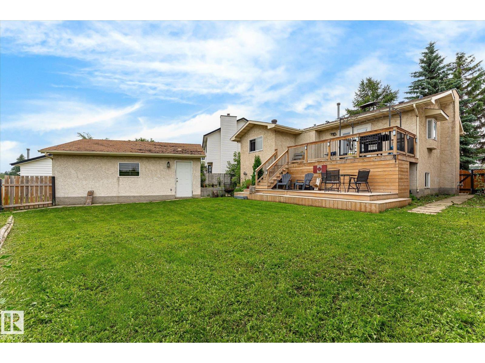 12435 46 Street NW - Photo 45