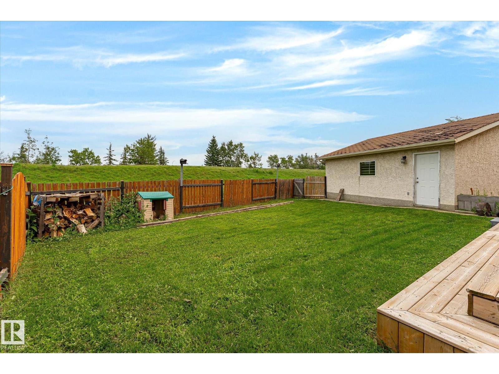 12435 46 ST NW - 46