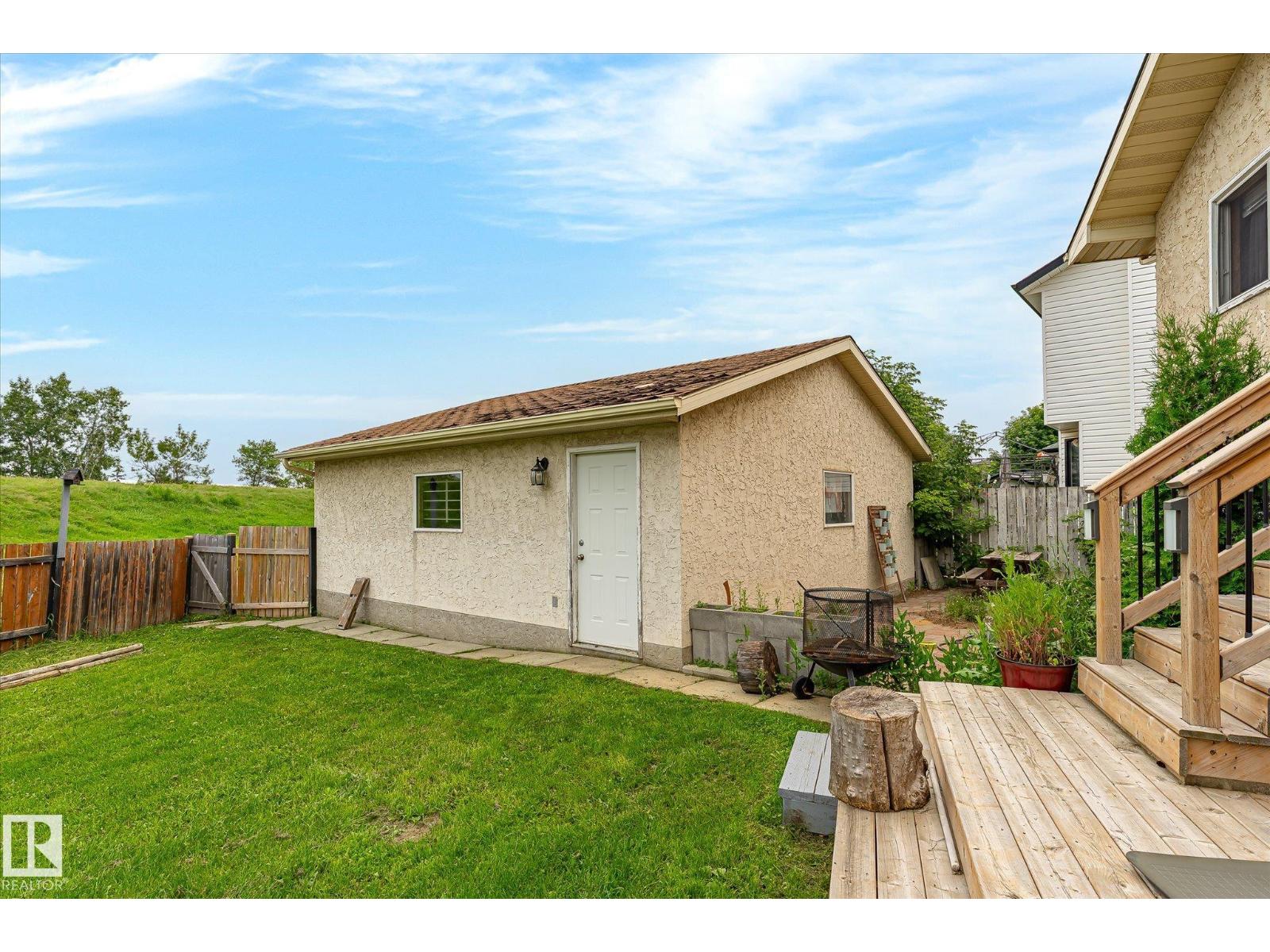 12435 46 Street NW - Photo 49