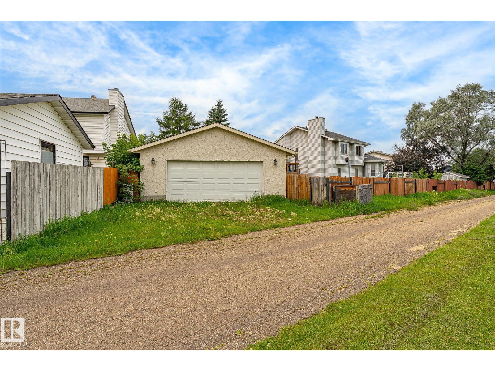 12435 46 ST NW - 53