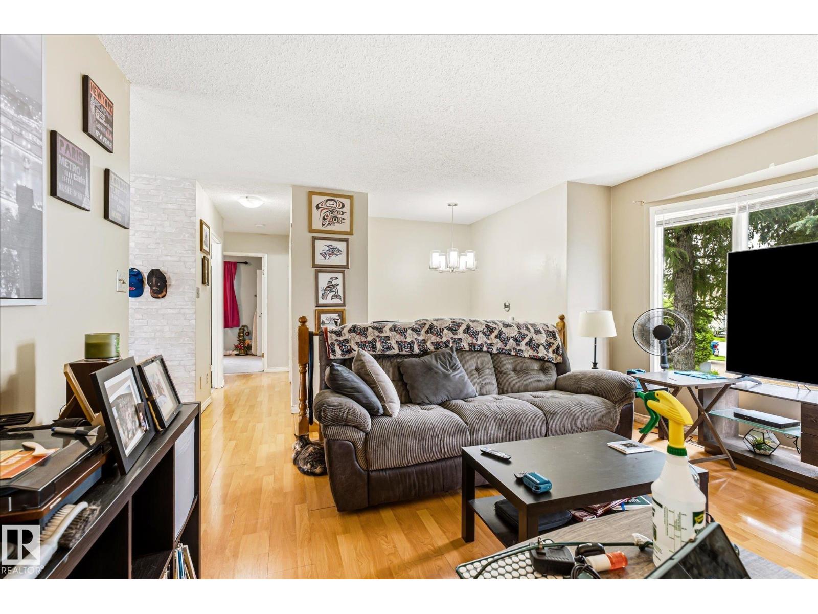 12435 46 Street NW - Photo 6
