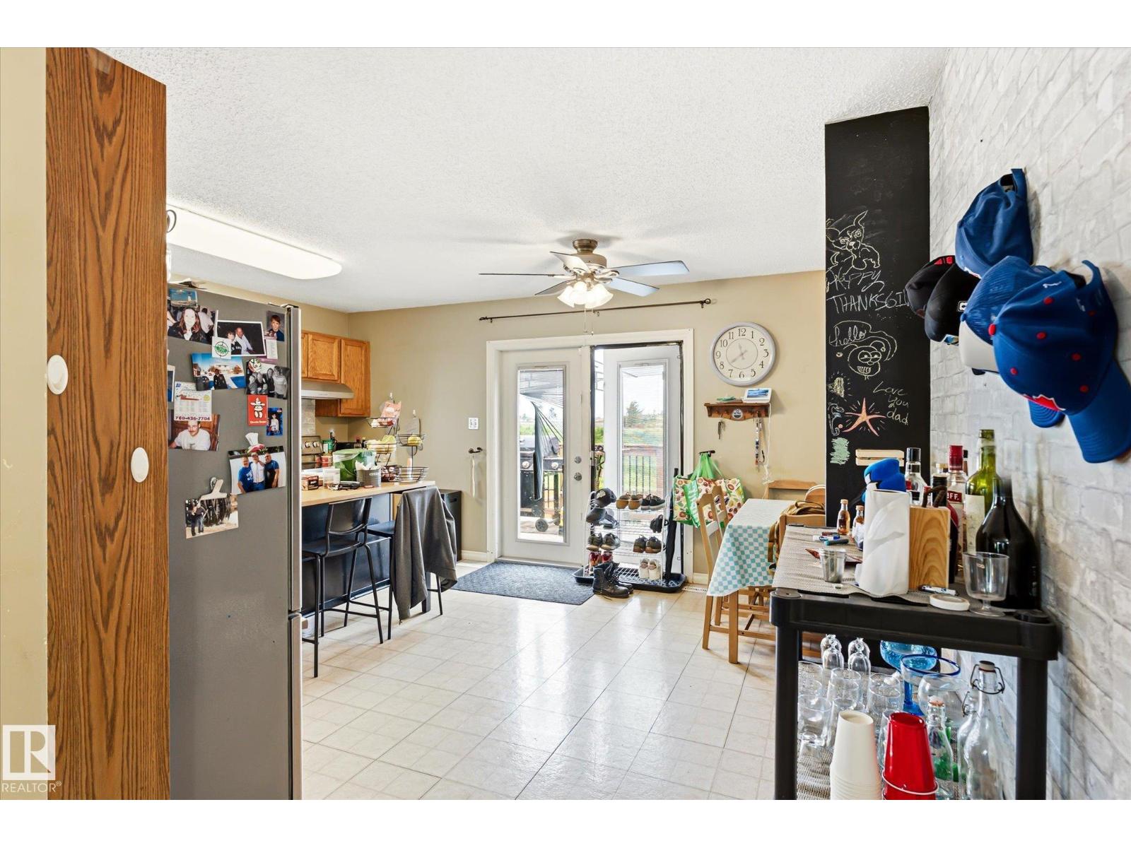 12435 46 Street NW - Photo 7