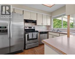 3455 Highland Boulevard, North Vancouver, BC V7R2Y3 Photo 11