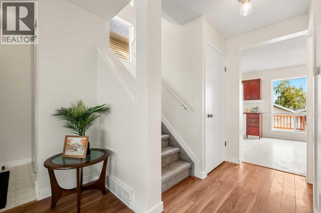 91 Hidden Crescent NW - 6