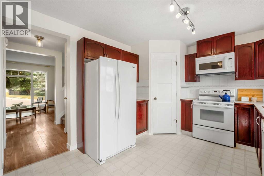 91 Hidden Crescent NW - 11