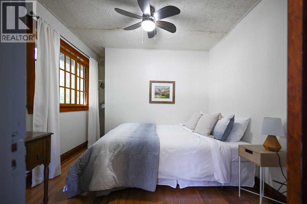 4738 50 Street E - 7