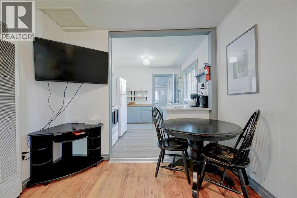 4738 50 Street E - 12