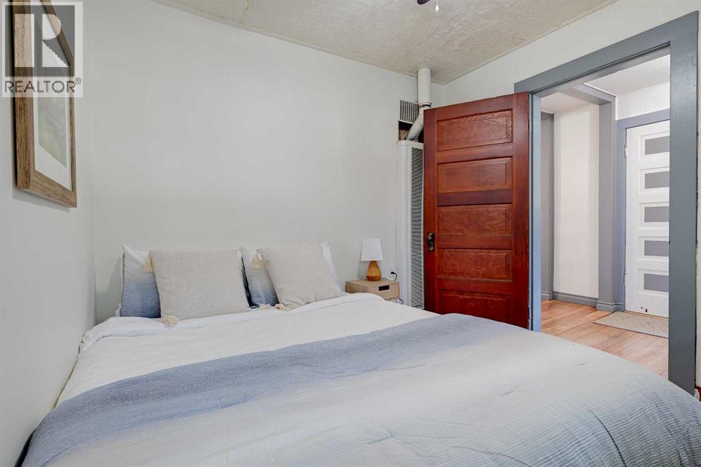 4738 50 Street E - 8