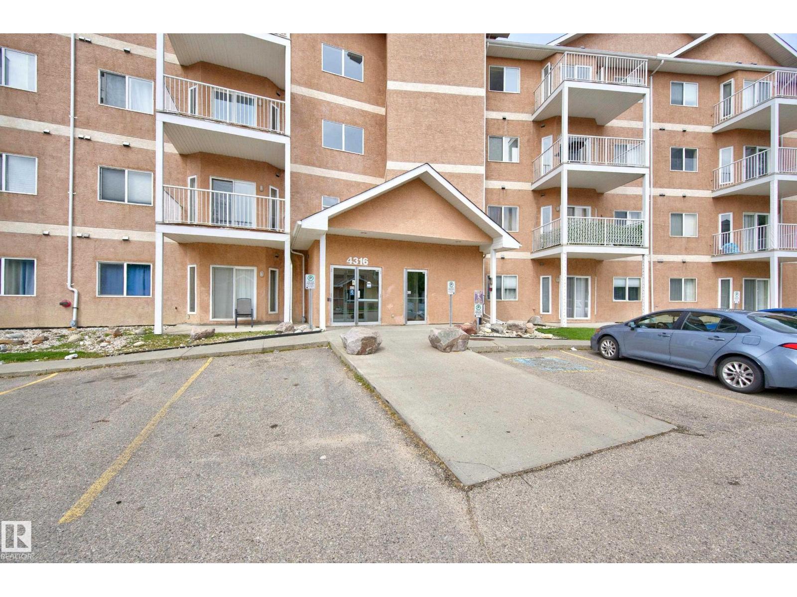 #211 4316 139 AV NW NW, Clareview Town Centre, Edmonton photo 2