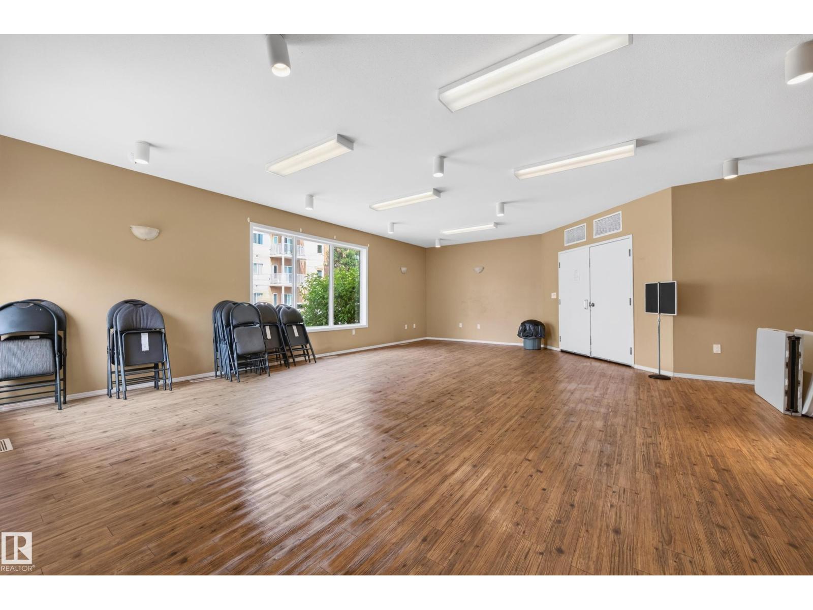 #211 4316 139 AV NW - 47
