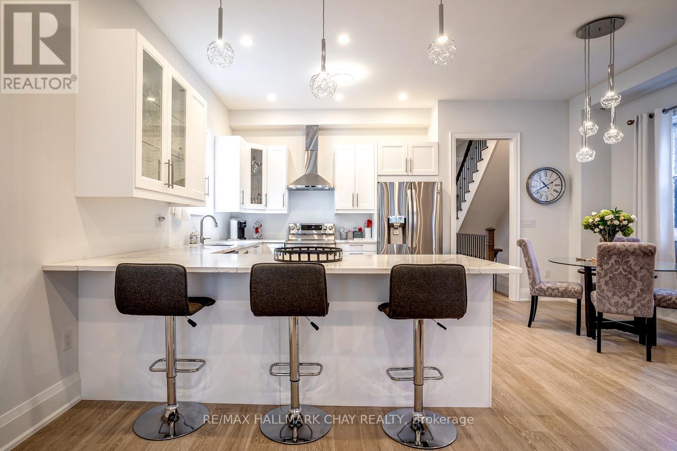 611 NORTHCLIFFE BOULEVARD - 5