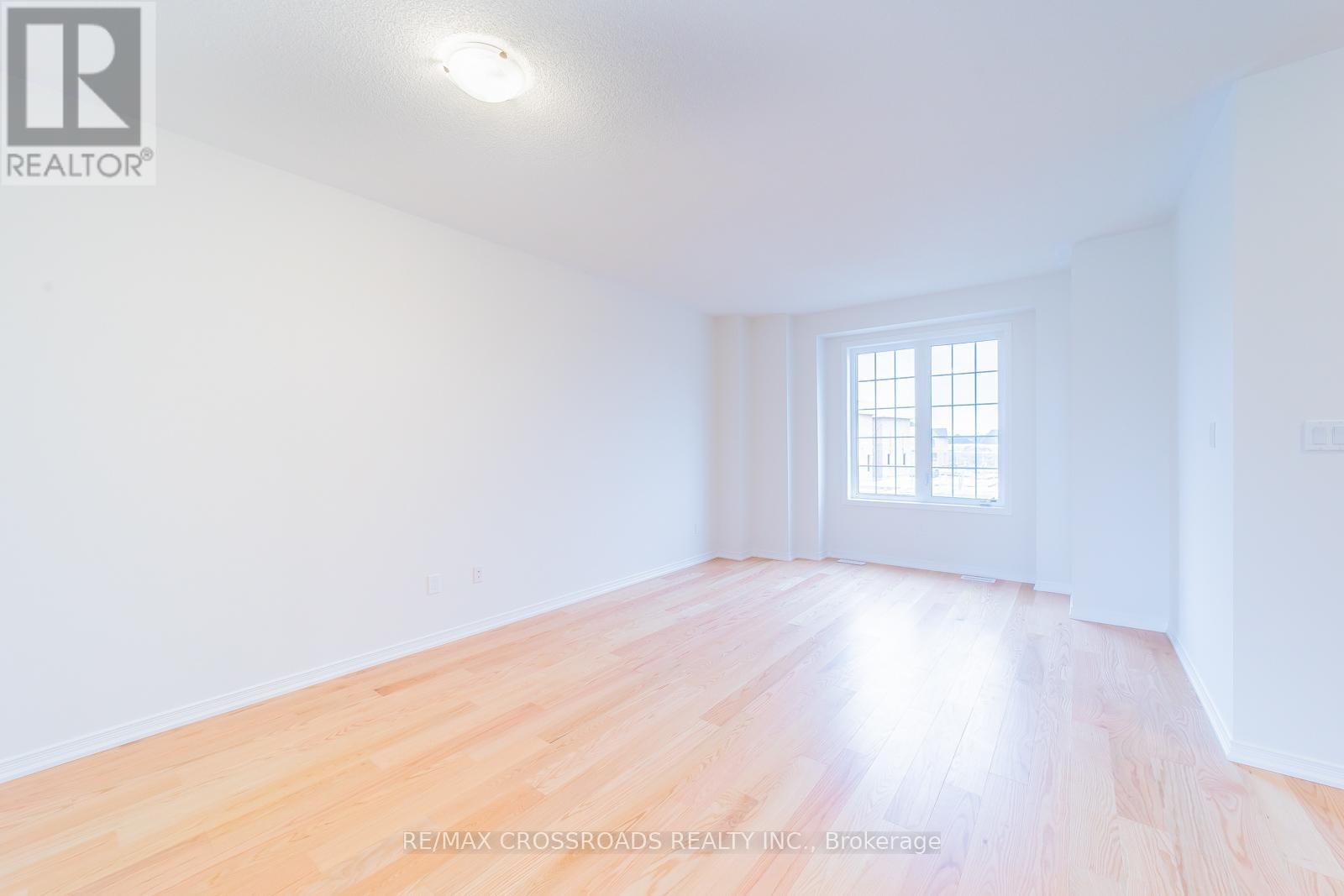 332 CORONATION ROAD - 8