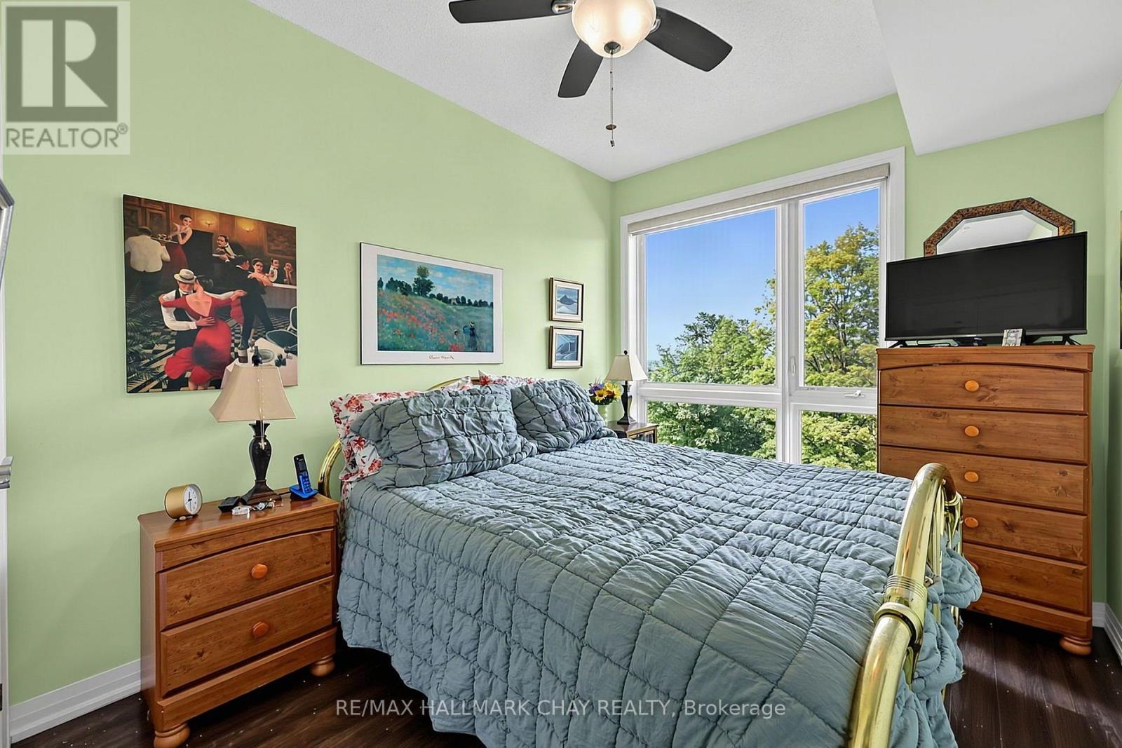 ##304 300 ESSA ROAD - 15