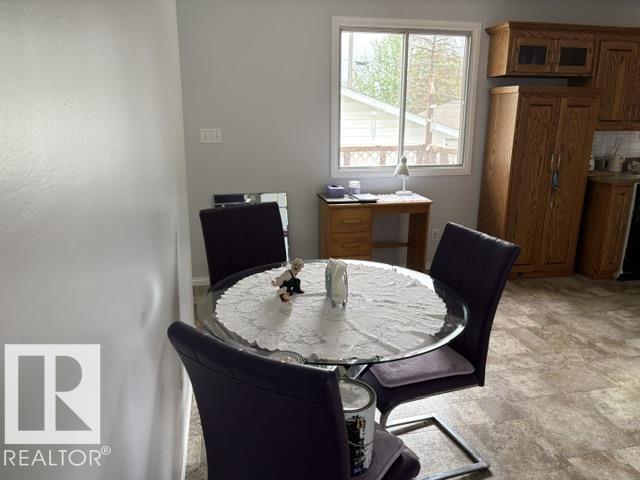 5225 47 Street - Photo 8