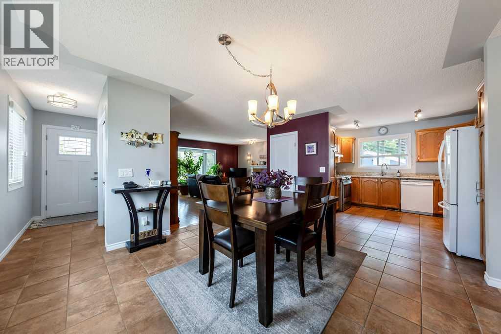 4325 70 Street NW, Bowness, Calgary photo 5