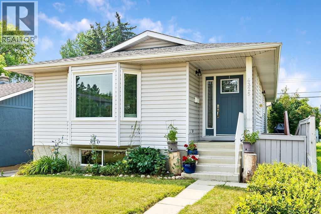 4325 70 Street NW, Bowness, Calgary photo 2