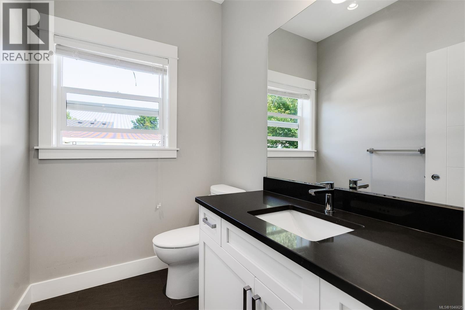 #1 2923 Shelbourne St - 34