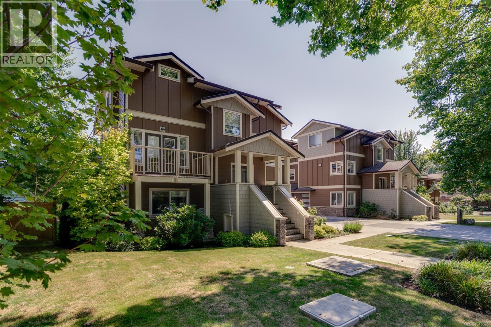 1 2923 Shelbourne Street, Victoria