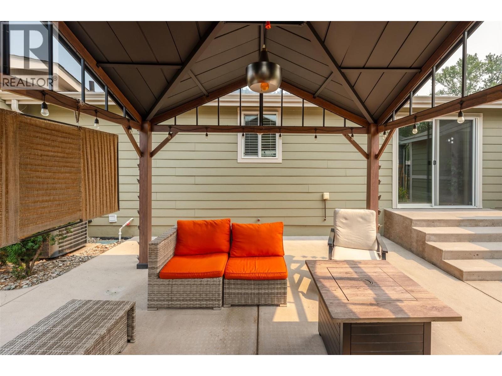 8300 GALLAGHER LK FRONTAGE Road Unit# 7, Oliver