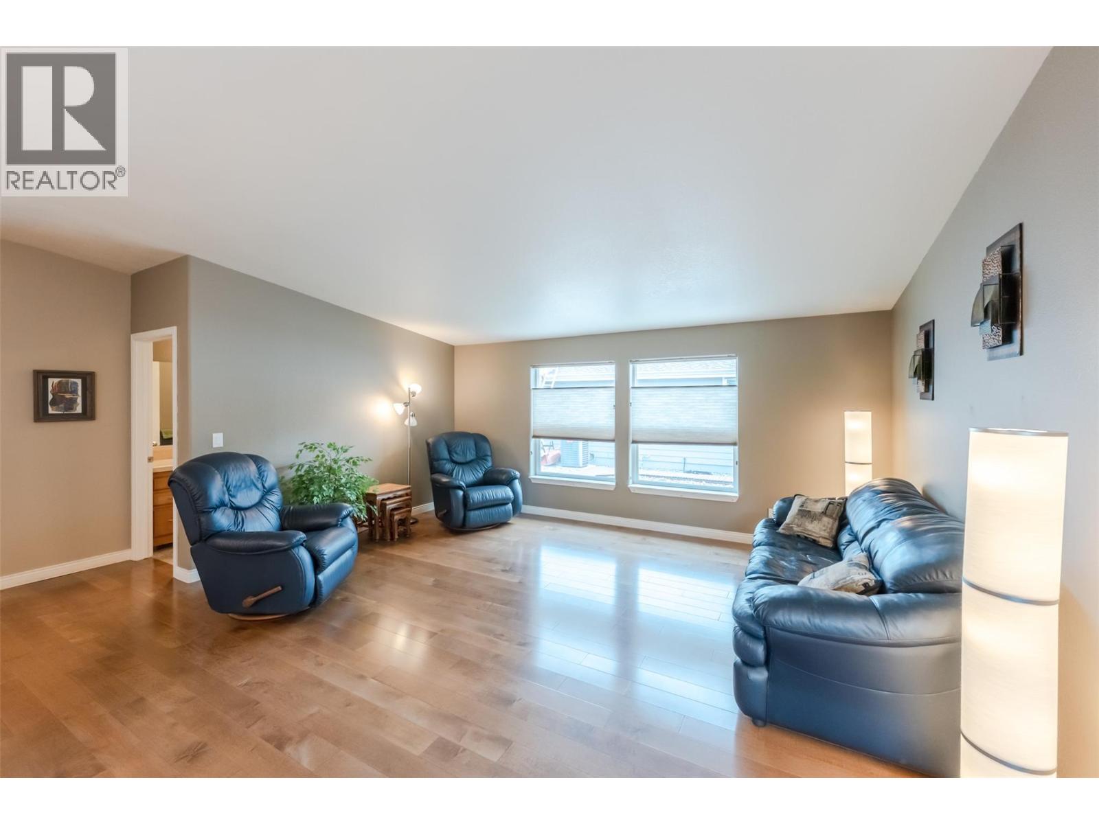8300 GALLAGHER LK FRONTAGE Road Unit# 7, Oliver