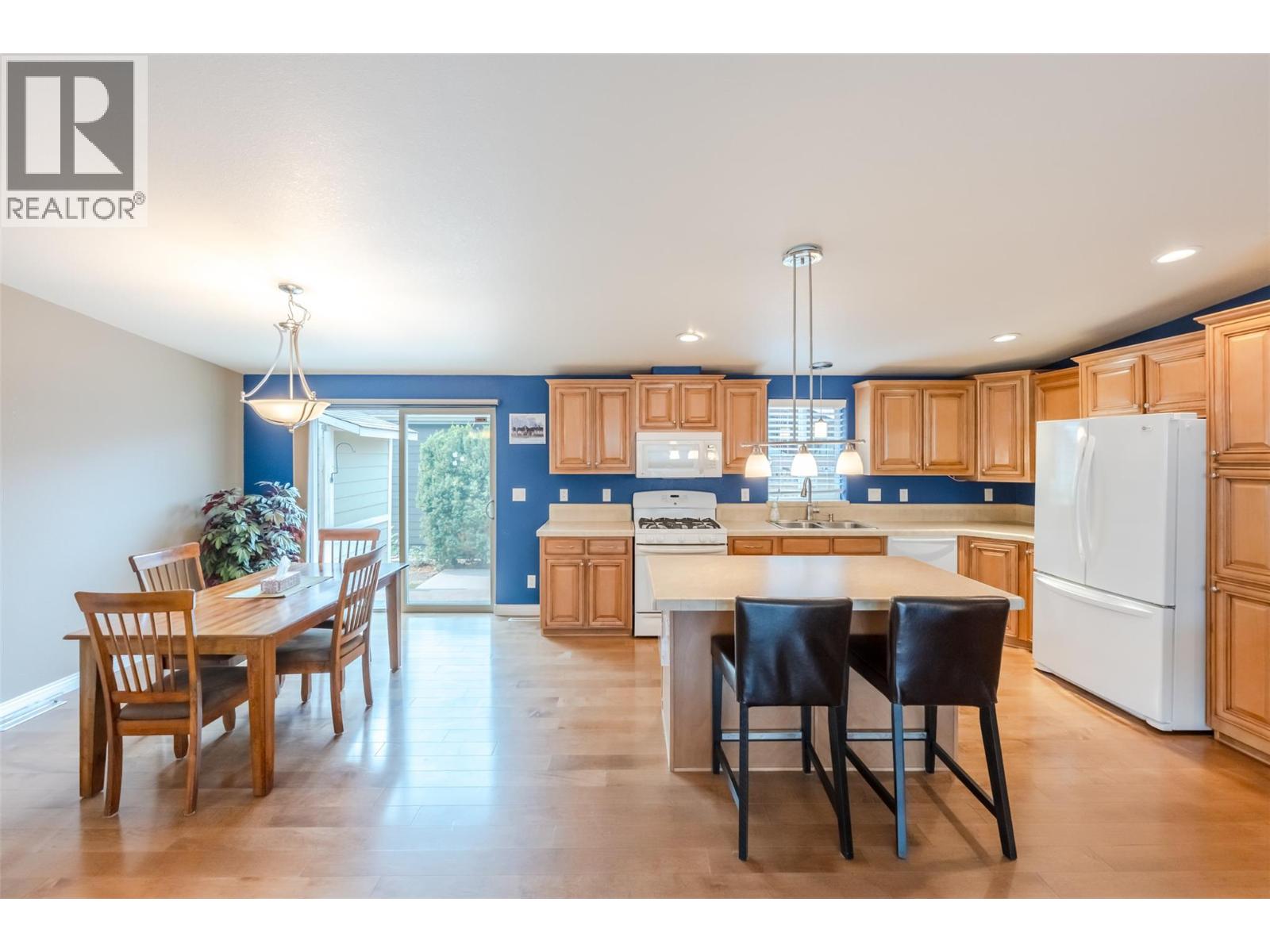 #7 8300 GALLAGHER LK FRONTAGE Road - 8
