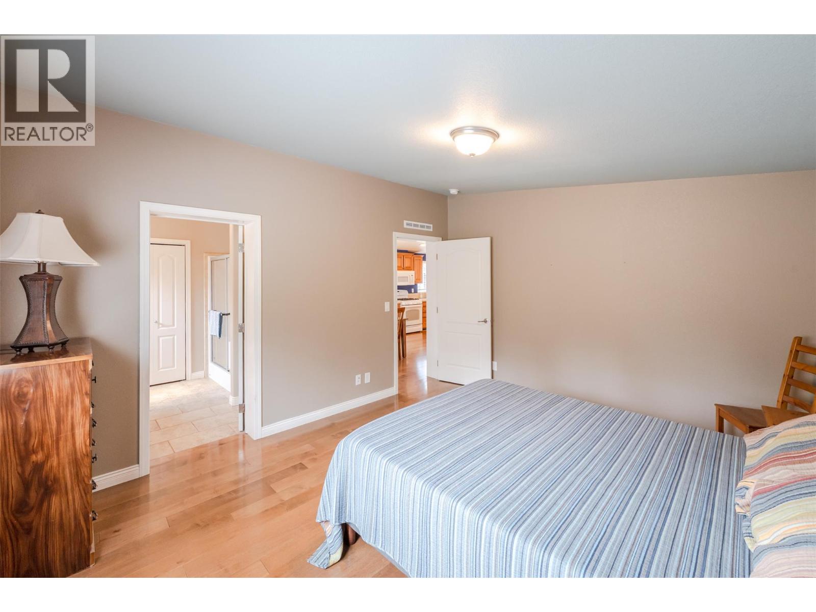 8300 GALLAGHER LK FRONTAGE Road Unit# 7, Oliver