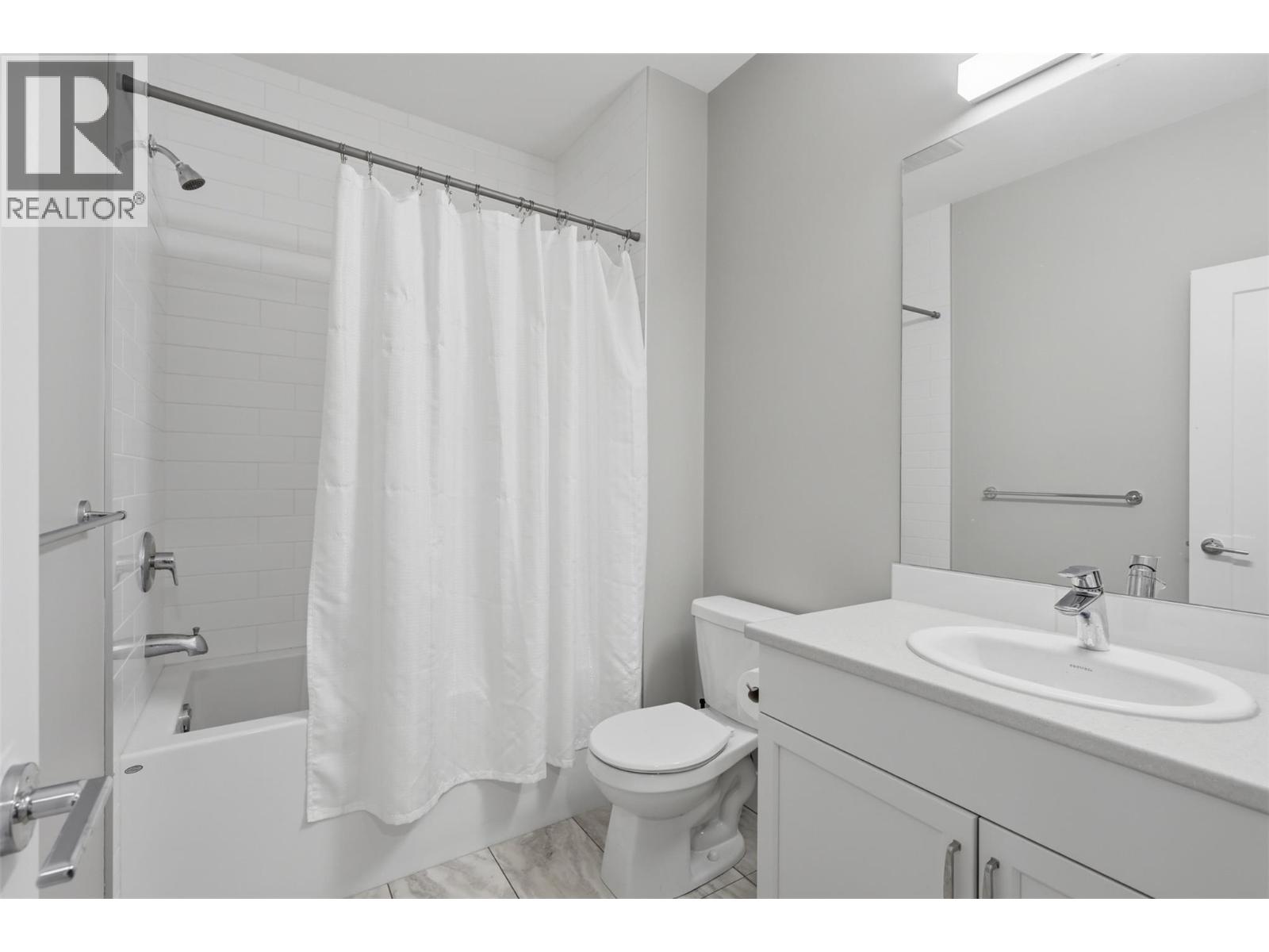 #127 200 Grand Boulevard - 45