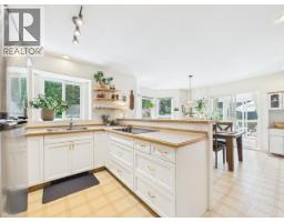 4pc Bathroom - 9350 Malaspina Rd, Powell River, BC V8A0G2 Photo 10