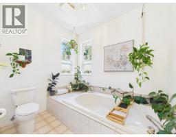 9350 Malaspina Rd, Powell River, BC V8A0G2 Photo 18