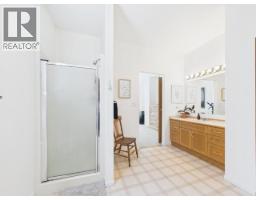 9350 Malaspina Rd, Powell River, BC V8A0G2 Photo 17
