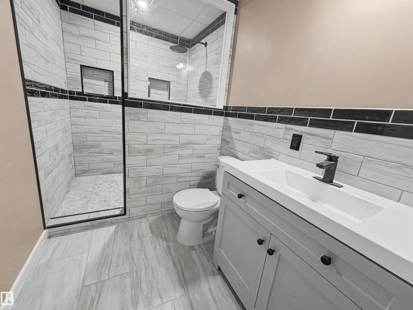 4418 45 Avenue - Photo 16