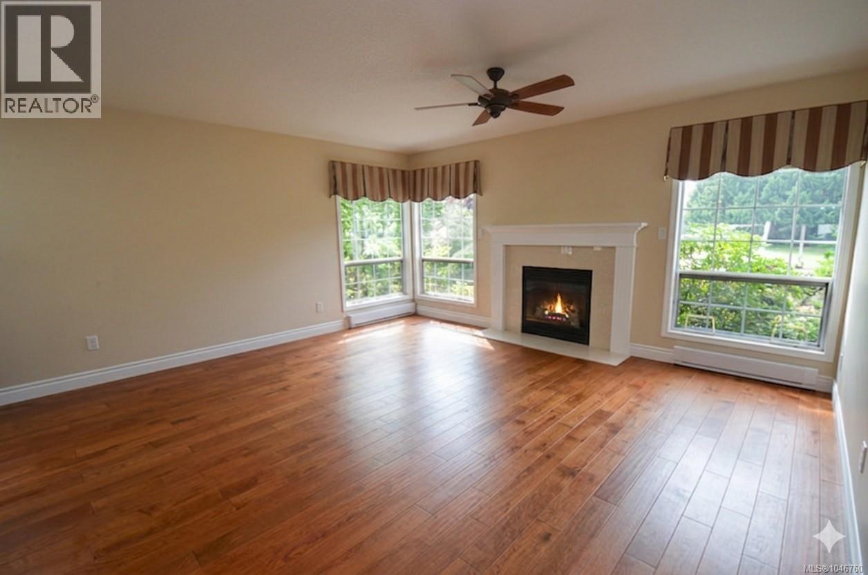 766 Canyon Cres - Image 4