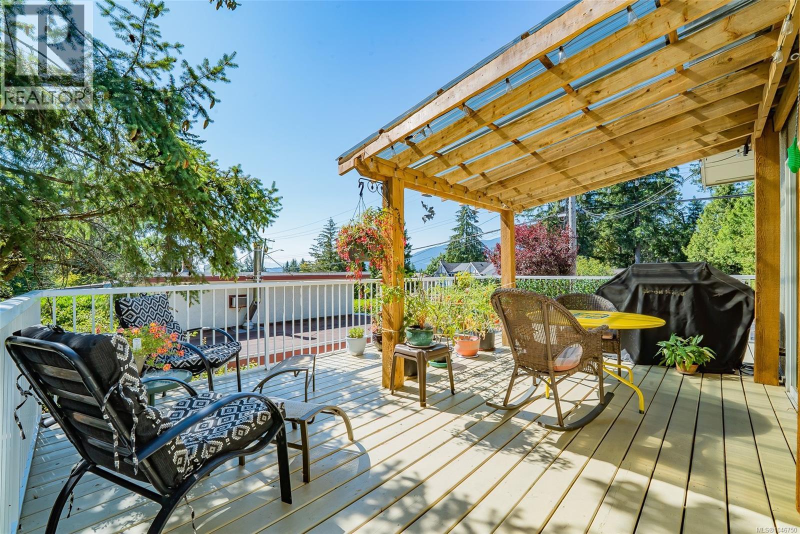 3362 Uplands Dr - Image 10