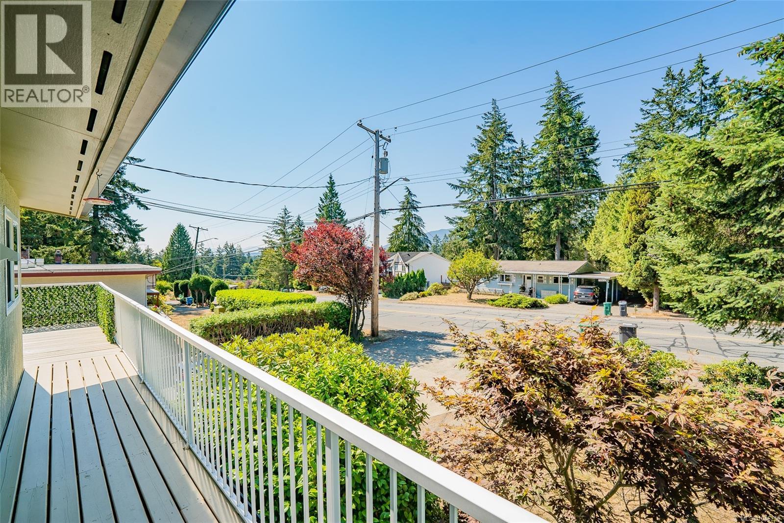 3362 Uplands Dr - Image 14