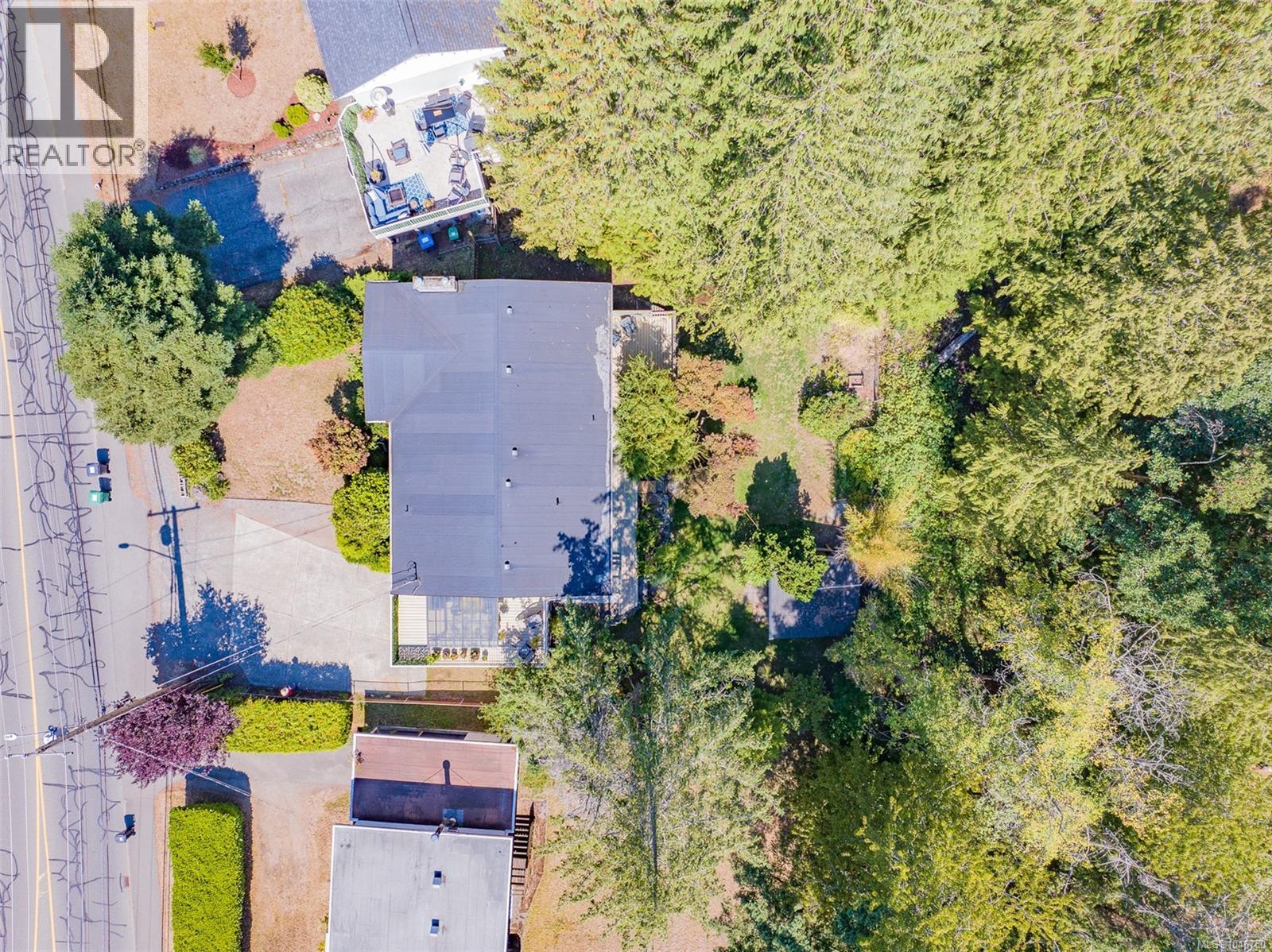 3362 Uplands Dr - Image 29