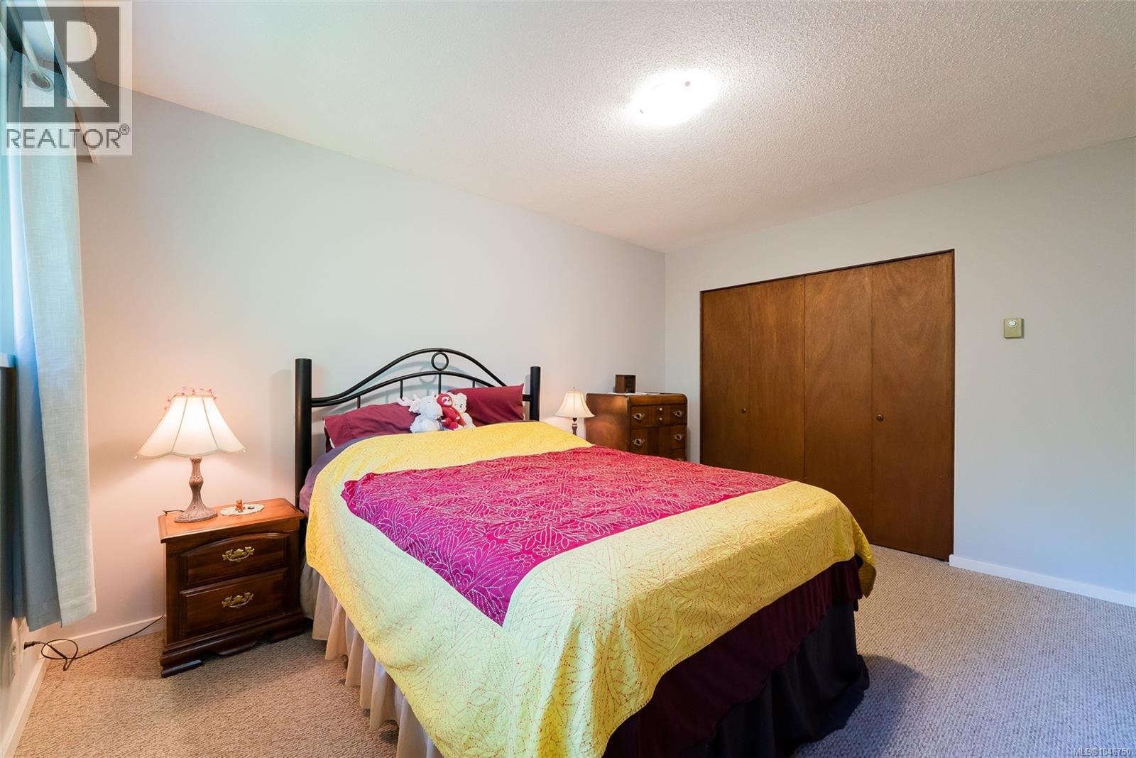 3362 Uplands Dr - 5