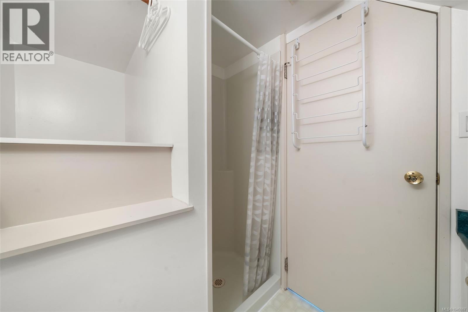 2159 Wildwood Dr - Image 37