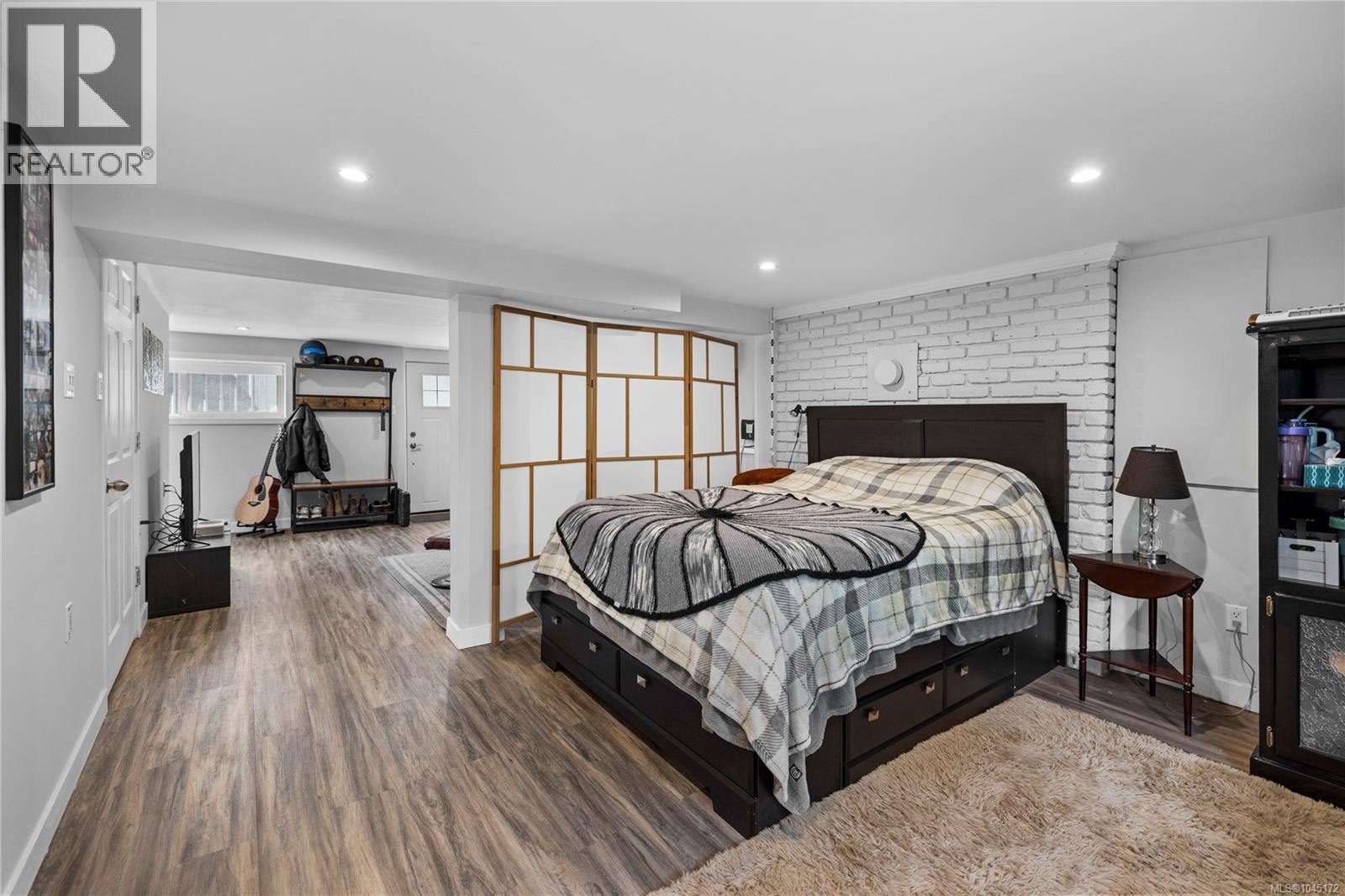 5567 Ventura Dr - Image 24