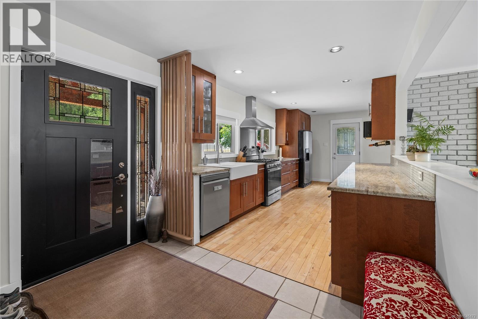 5567 Ventura Dr - 5