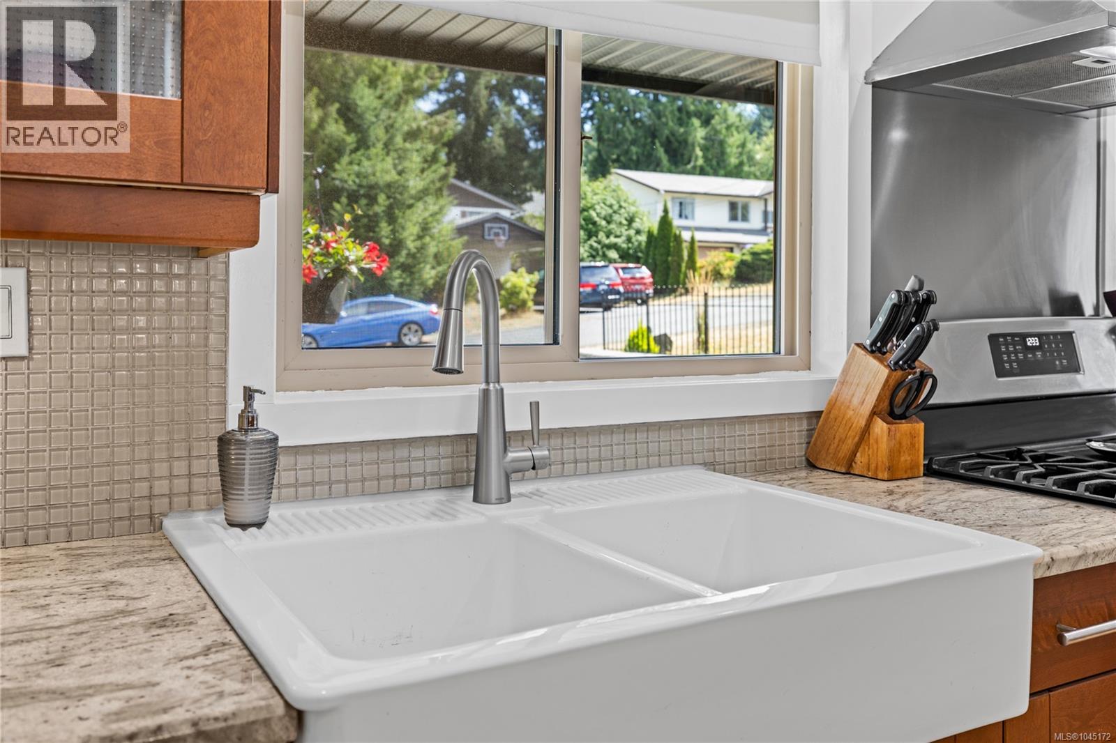 5567 Ventura Dr - 10