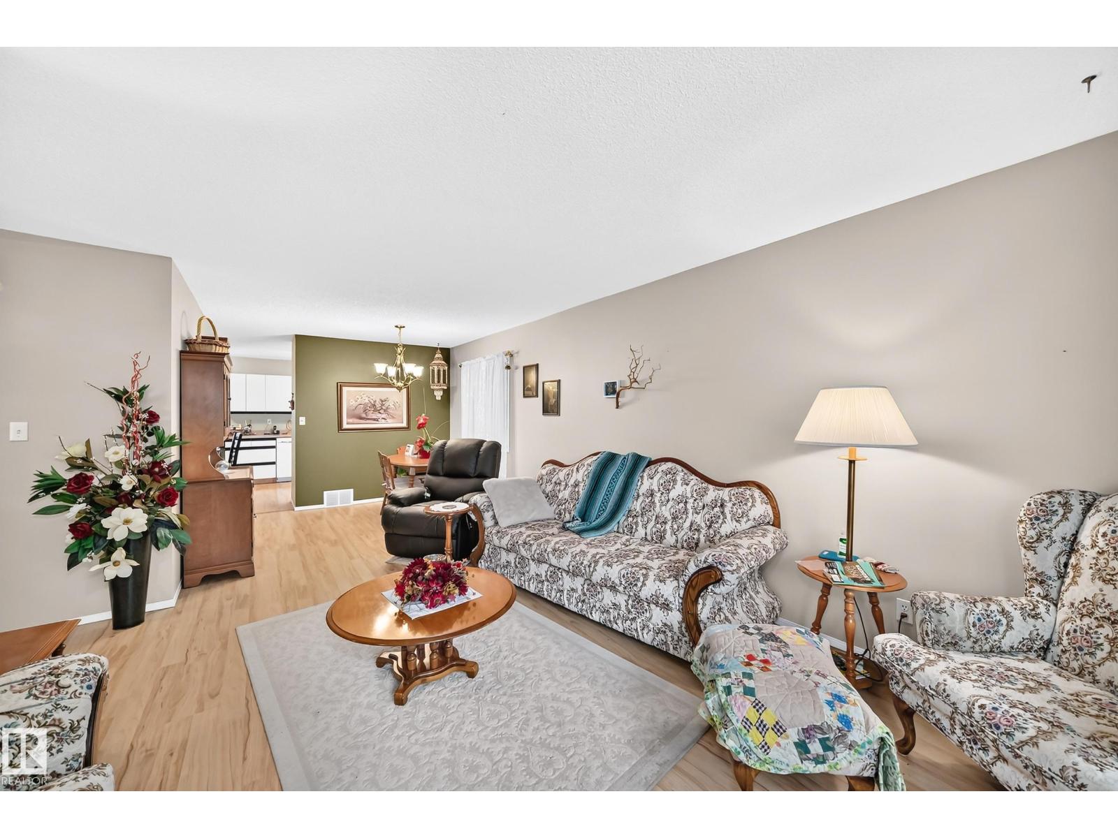 4319 27 ST NW, Larkspur, Edmonton photo 3