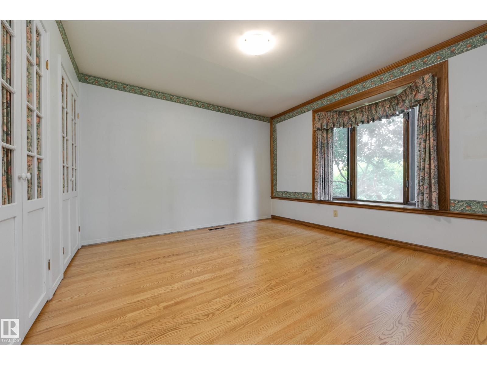 4716 109 AV NW - 14